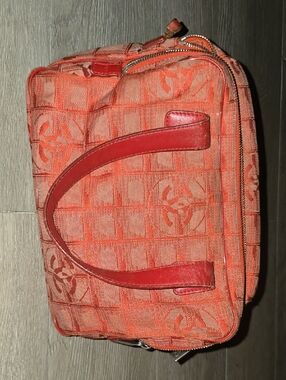 CHANEL Vintage Red-Orange Hand Bag